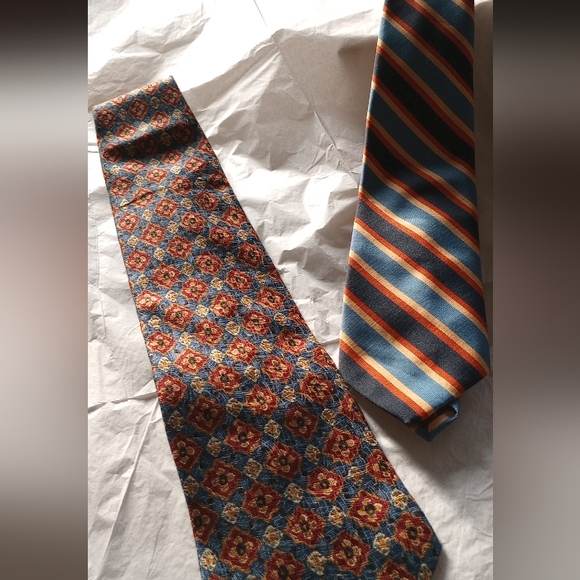 Vintage and Designer Tie Collection.FIVE FOR THE PRICE OF ONE BUNDLE. Blue Tones - Picture 4 of 11